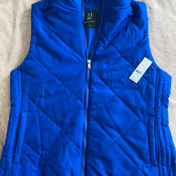 NWT New York & Company Sleeveless Puffer Vest - Picture 1 of 2